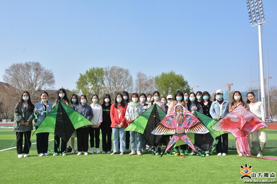 齐心协力战疫情凝聚青春正能量,同心战疫点滴温暖