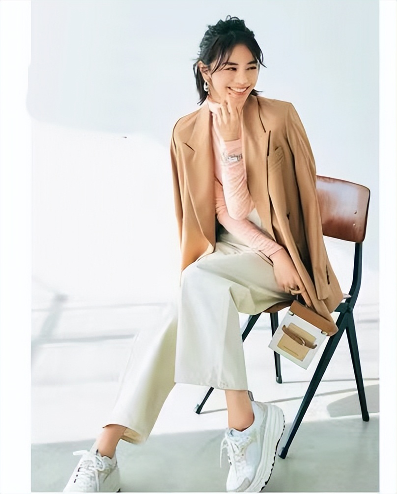 直筒牛仔裤穿搭讲解,小直筒牛仔裤穿搭技巧