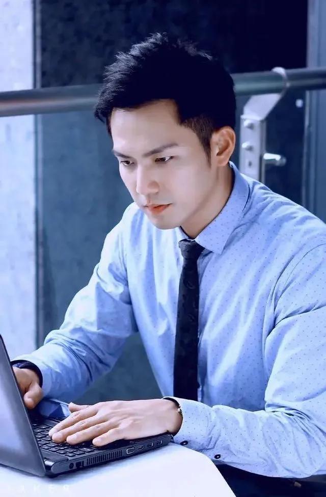 最有魅力韵味的中年男演员,那些越老越有魅力的男演员