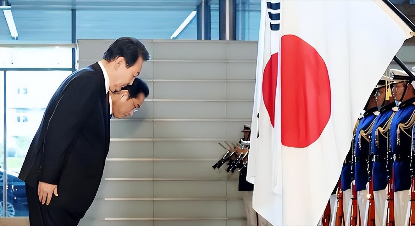 韩总统为什么要鞠躬,韩总统对日本鞠躬