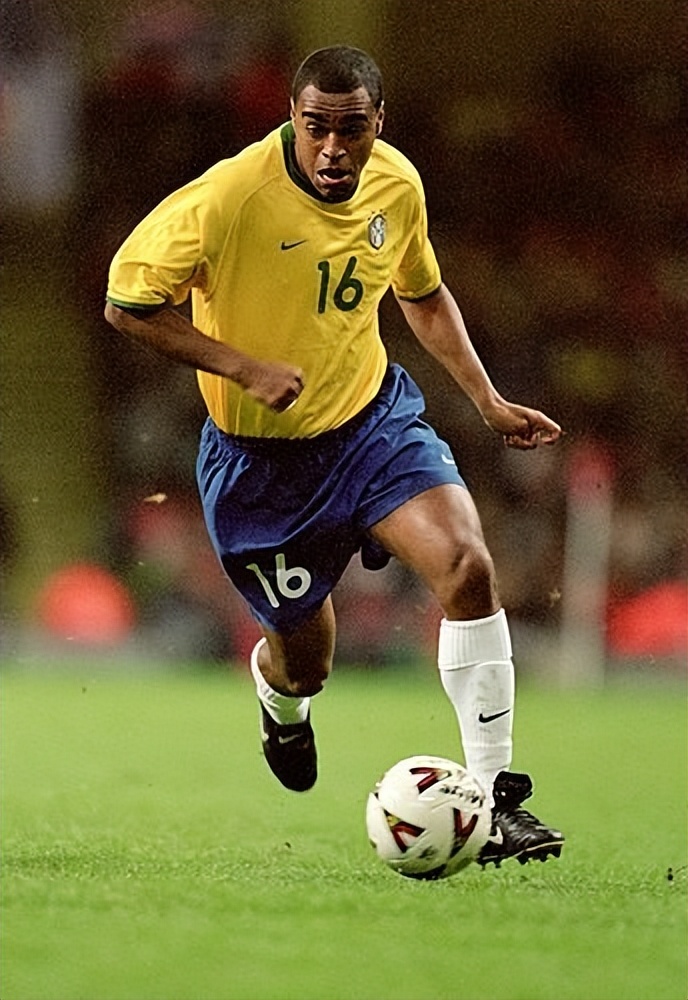 小罗足球生涯经典视频,小罗05-06赛季无敌盘带集锦