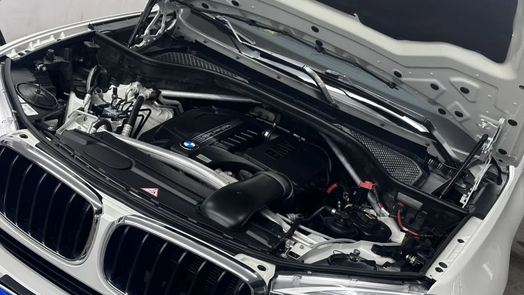 宝马x5老改新二手出售五万左右,宝马x5整车全部翻新要多少钱