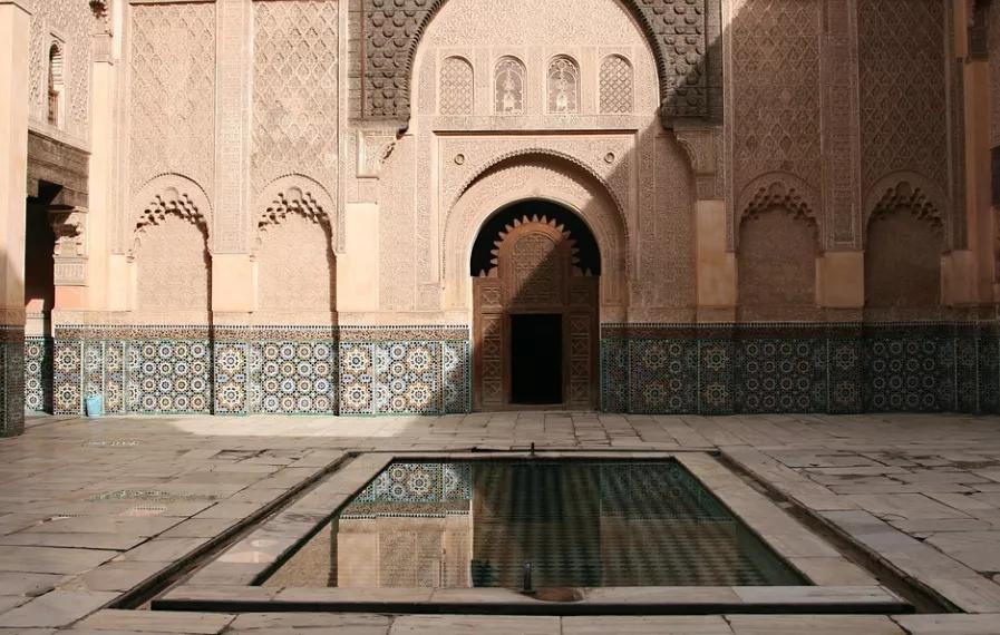 学校陌生人非“约”勿入，原来是TA在背后“发力”