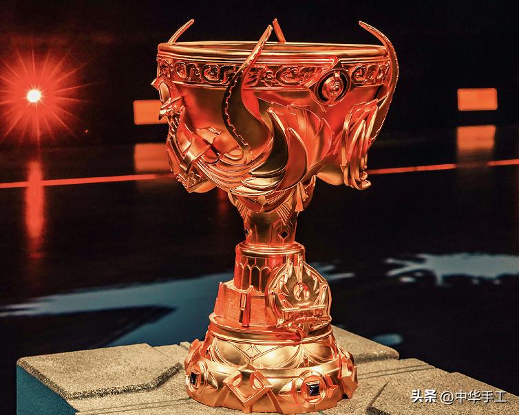 王者荣耀职业联赛冠军奖杯展示,王者荣耀冬季冠军杯冠军奖杯