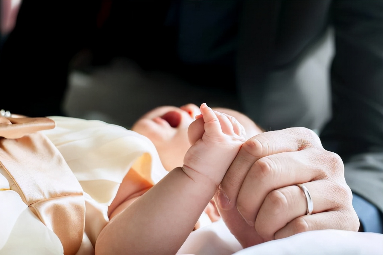 炉甘石洗剂价钱不一样效果一样吗,炉甘石洗剂为什么价格差挺多