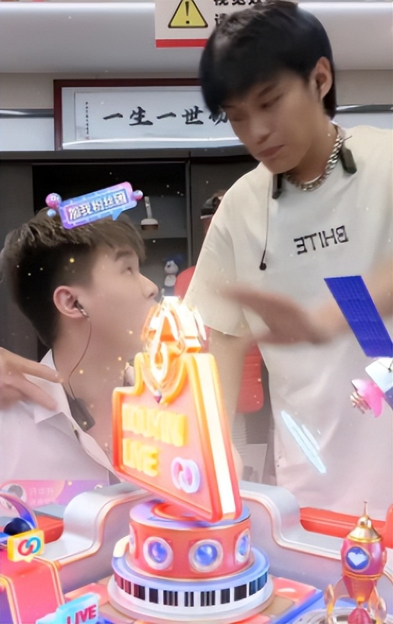 砸1亿买楼、名下多家公司…疯狂小杨哥的资产到底有多惊人?