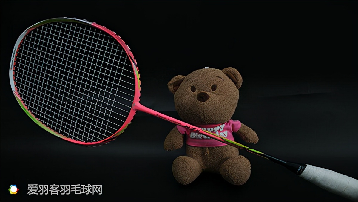 李宁高颜值的羽毛球拍推荐,羽毛球拍推荐100元高颜值