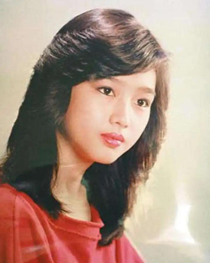 刘德华27岁的电影视频,刘德华几岁向吴倩莲求过婚