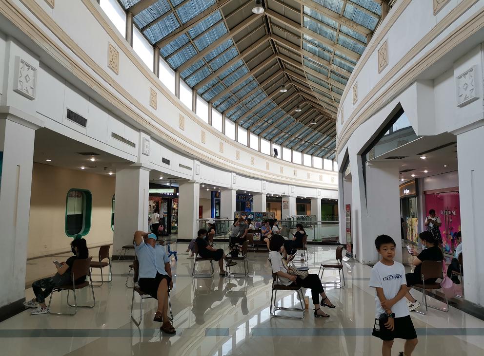 押宝星河里文创、屋顶农场项目,入郑12年的宝龙广场能否续命?