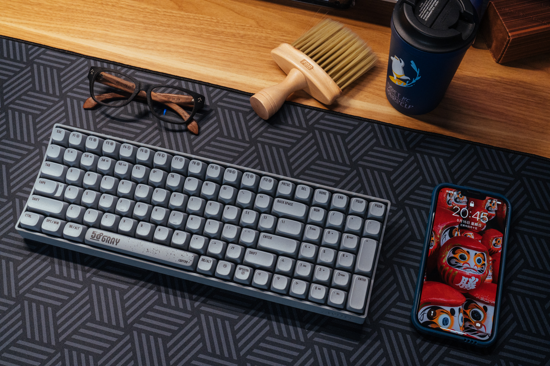 自己办公桌面布置,最简单的办公室桌面布置图