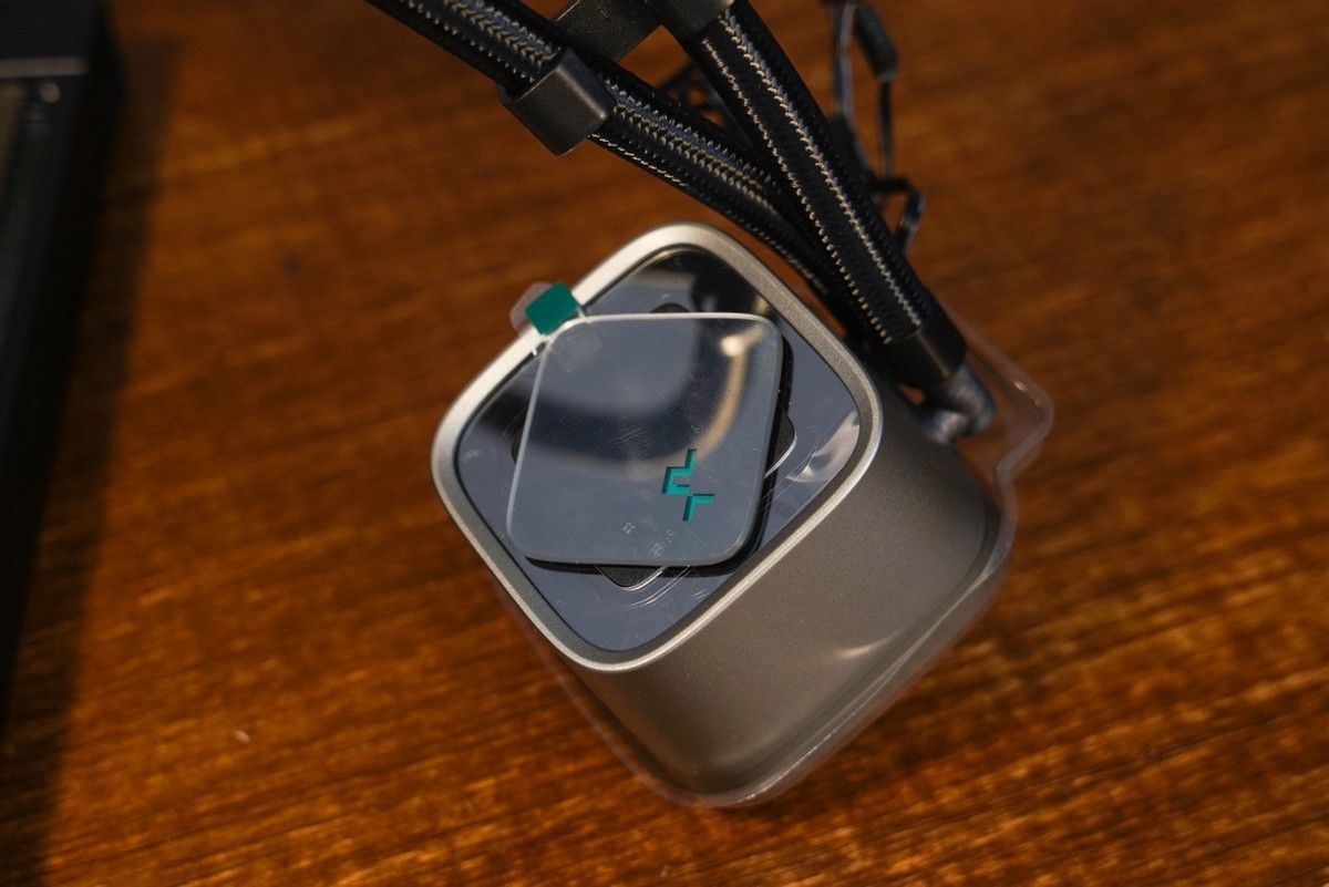 九州风神冰堡垒360青春版水冷测评,九州风神堡垒240rgbv2水冷散热器