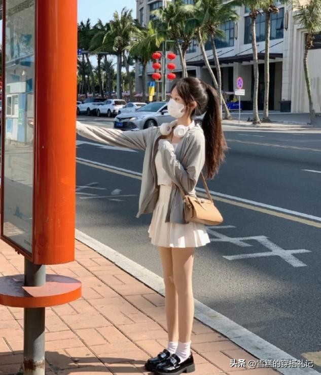 防晒衫吊带背心短裙三件套,今年最洋气的防晒衫搭裙子