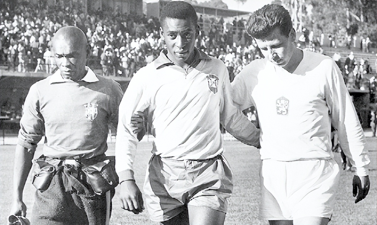 盘点世界足坛最精彩的十大进球,世界杯历史最强巴西队