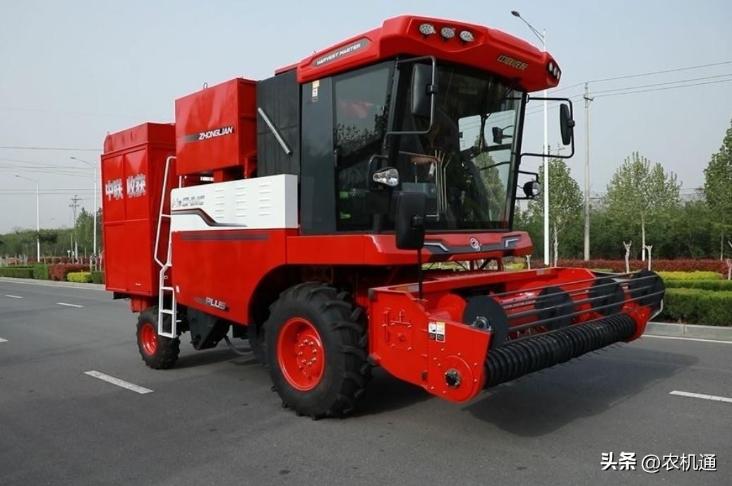 中联花生收获机作业操作讲解,中联花生收获机好开吗