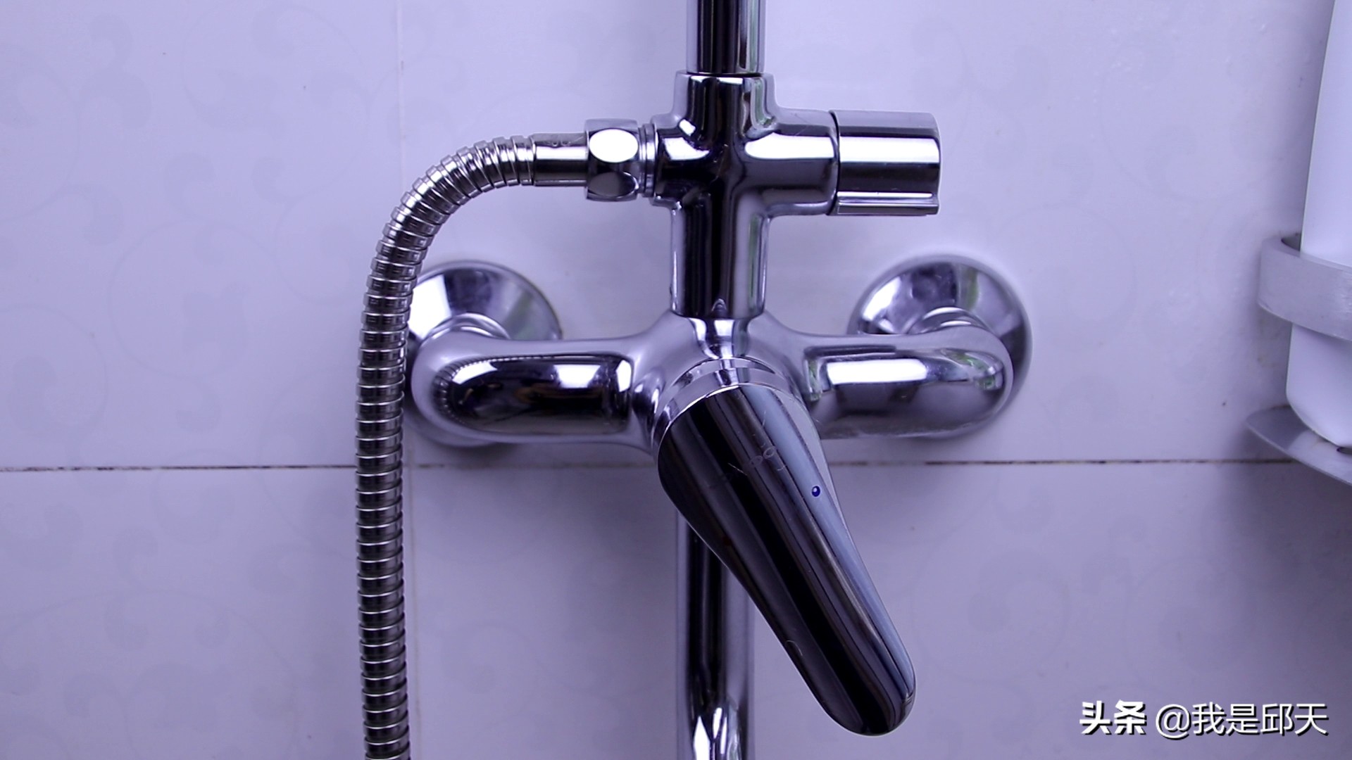 水龙头上的水渍清除小技巧,水龙头上的水渍如何去除
