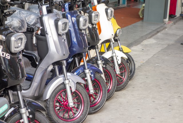 卖电动车一年赚50万,卖电动车一年挣600万