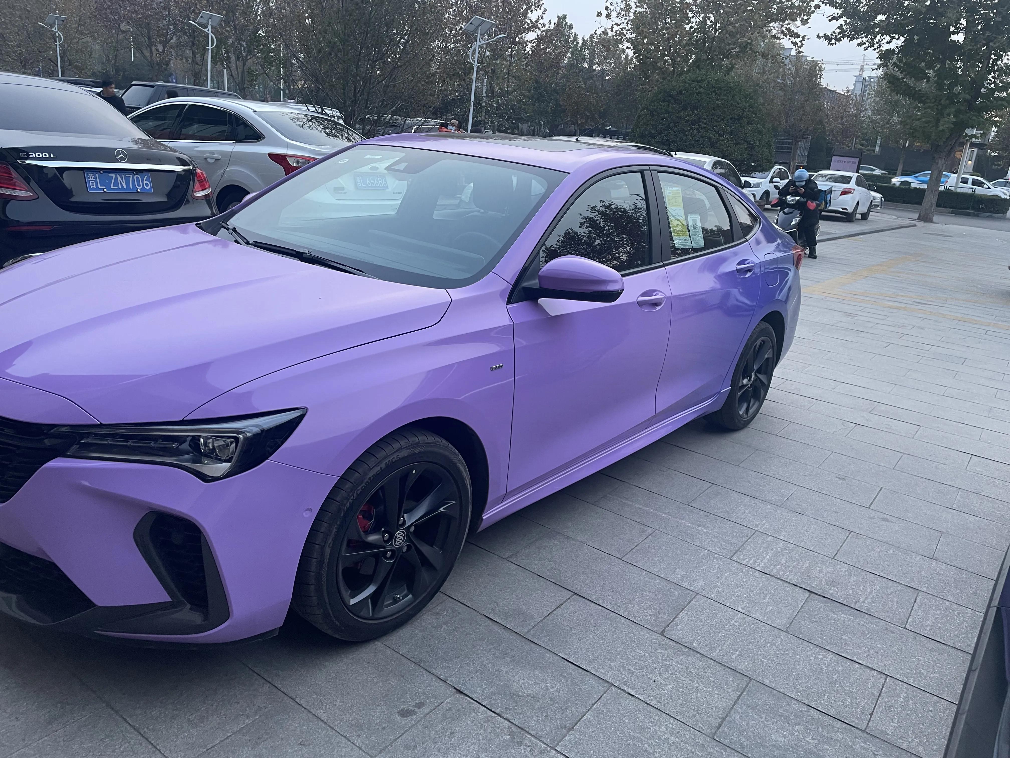 带朋友坐我的车兜风,带我朋友去旅游图片