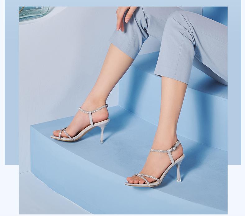 适合50岁女人鞋子品牌,50岁中年女人必买的鞋子就选这4双