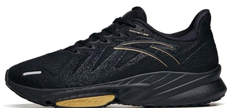 跑鞋推荐黑色100元以内,纯黑碳板跑鞋推荐10元以下