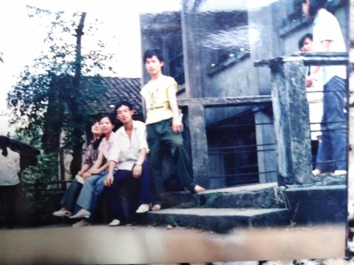 吾生最重是师范，心中永远的百草园