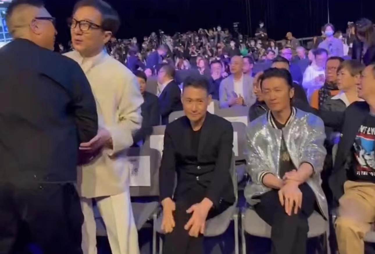 英皇电影巡礼梁朝伟刘德华合影,张学友张家辉谢霆锋刘德华