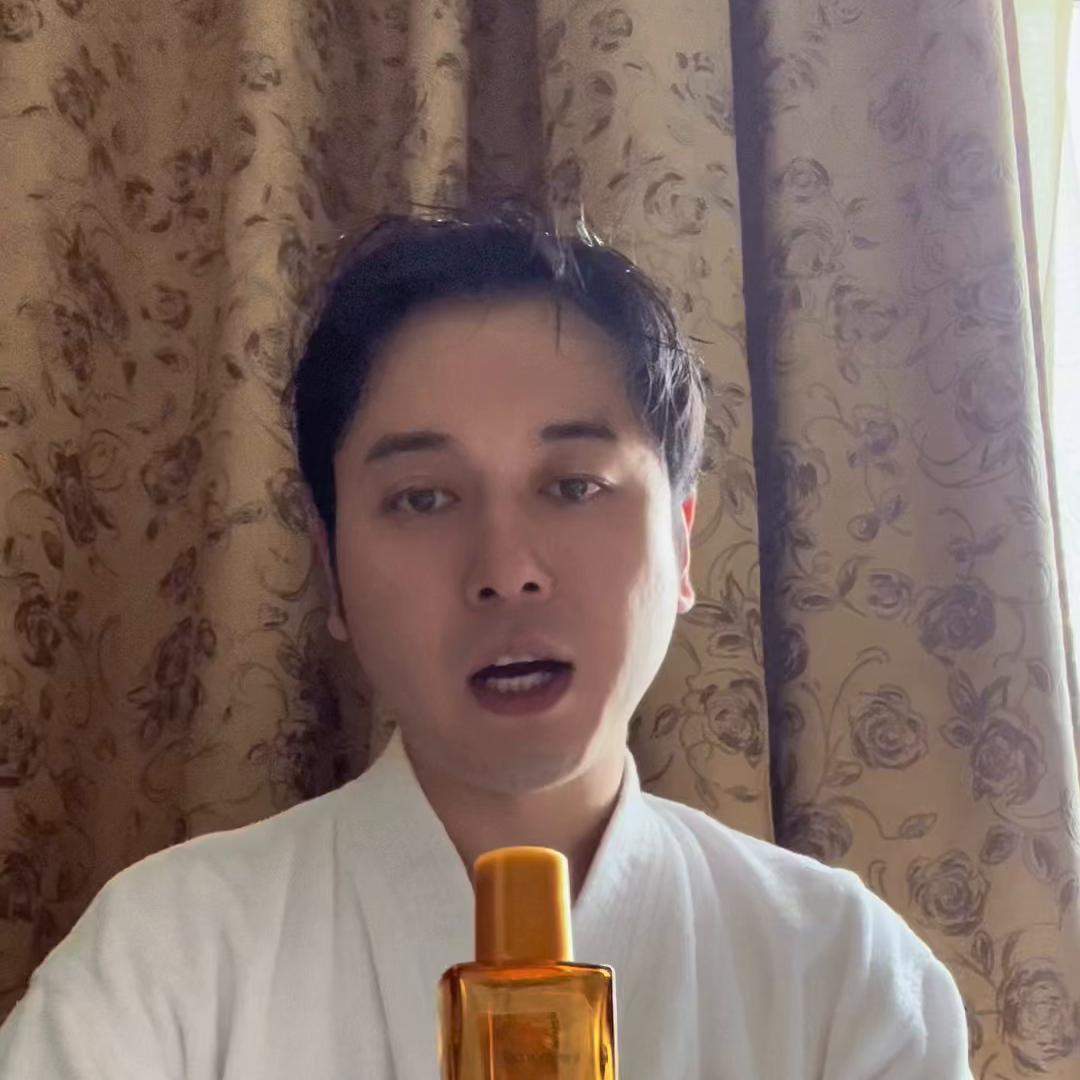 杨磊的好物分享，都是自己用过的，演出随身携带的好物@D...