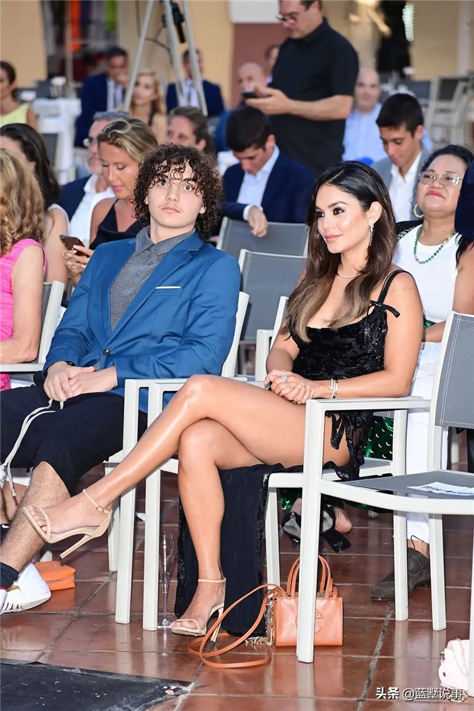 凡妮莎·哈金斯生活照,一个让人无法将目光移开的女人?