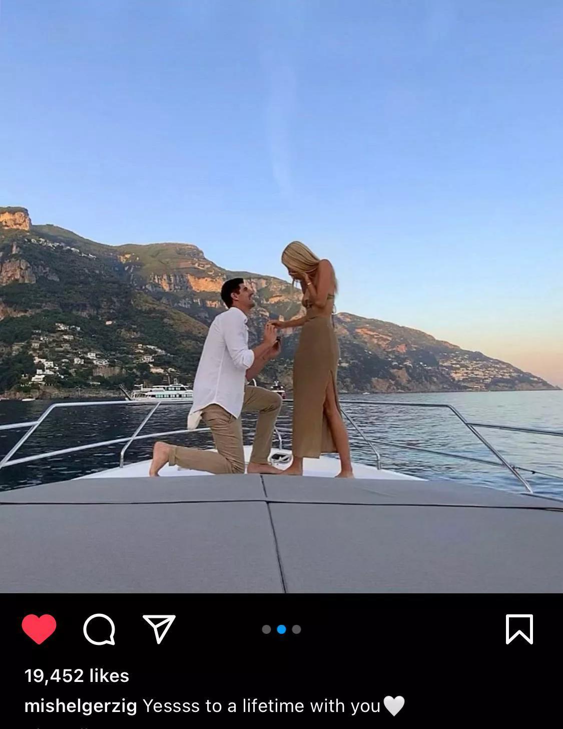 鐨囬┈鐞冩槦缁撳,鐨囬┈鍙屽枩涓撮棬