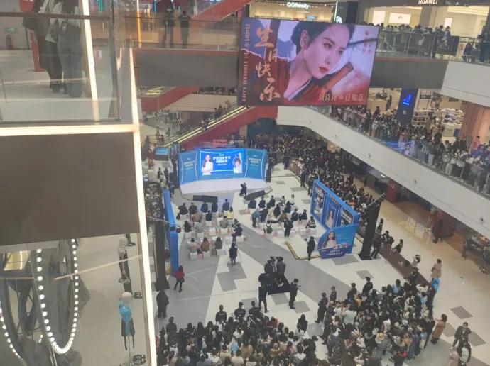 李一桐重庆之行组图,李一桐巴黎之行