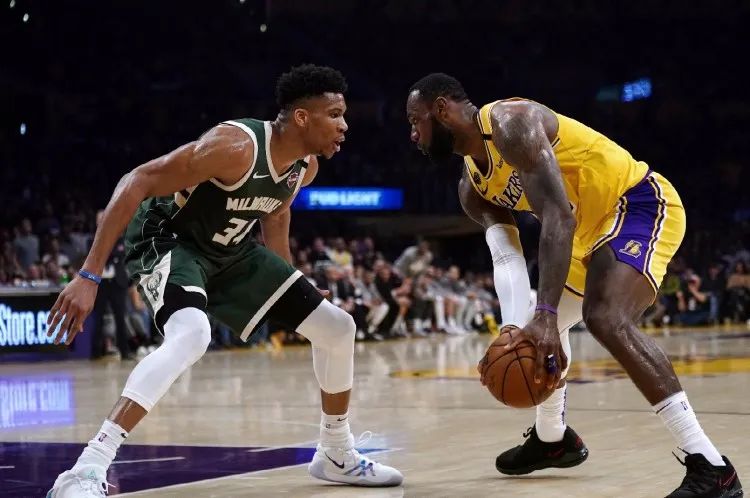 巴萨卖梅西签名袖标,巴萨售梅西签名队长袖标