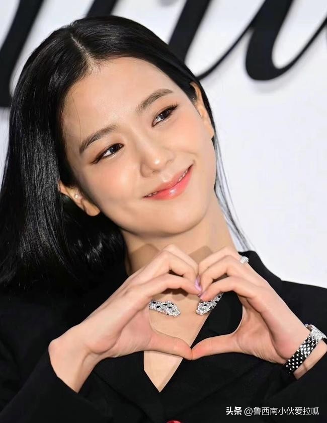 jisoo卡地亚为啥不推封面,金智秀jisoo出席迪奥卡地亚活动