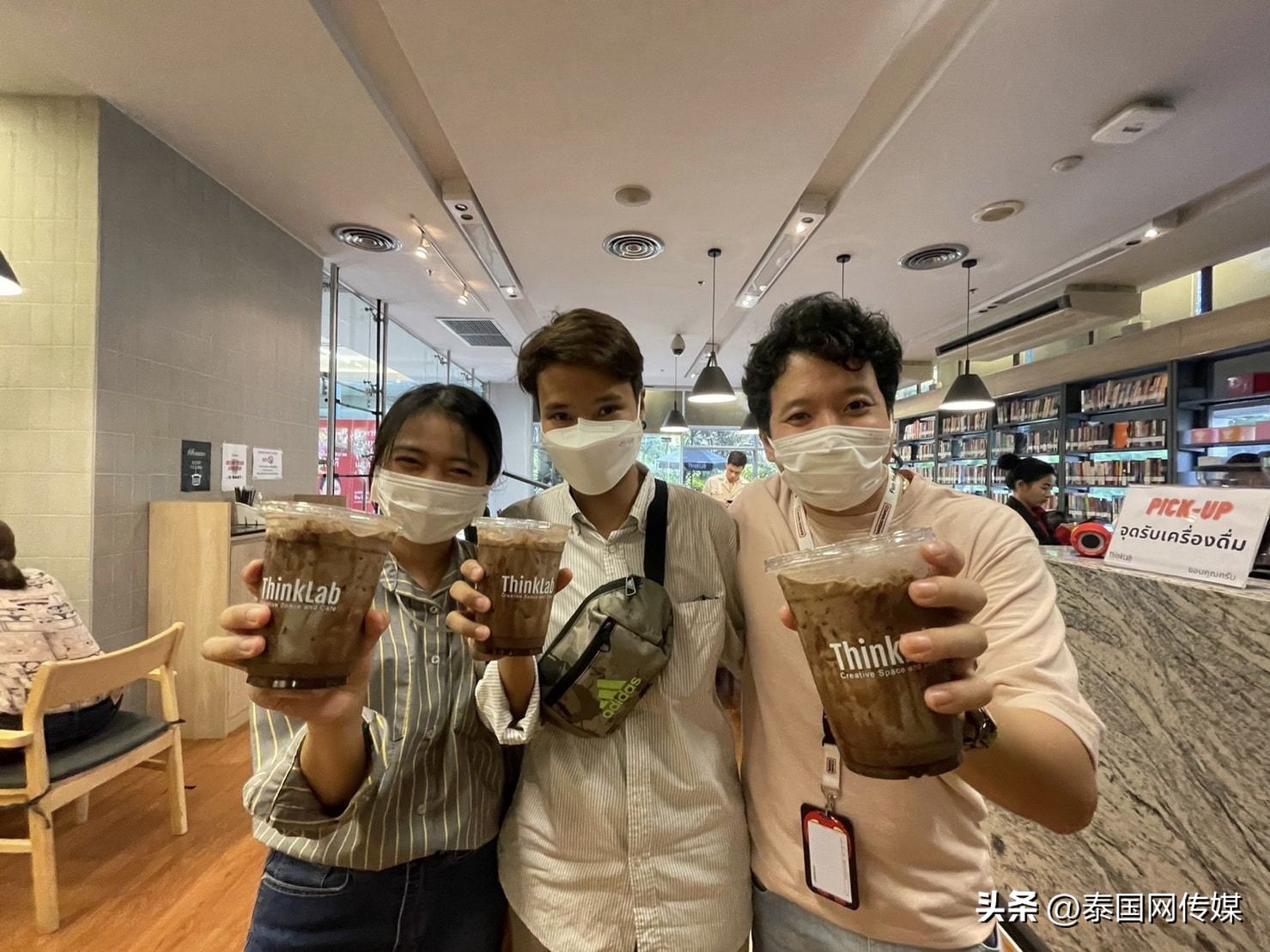 皮塔贝东丹大选获胜后变“带货达人”？两款饮品因二人爆火！