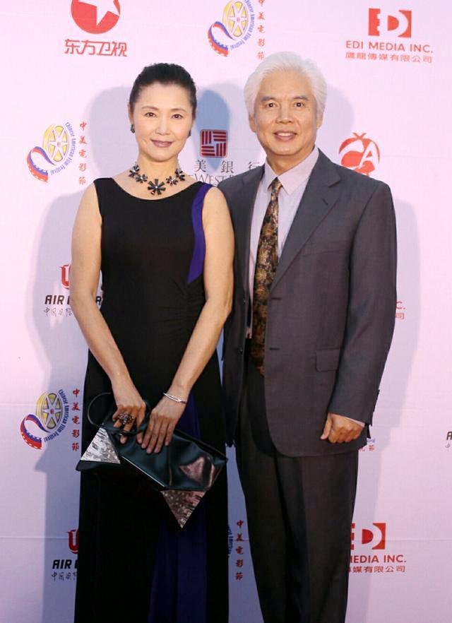 难忘《街上流行红裙子》，赵静姜黎黎主演，如今主要演员现状如何