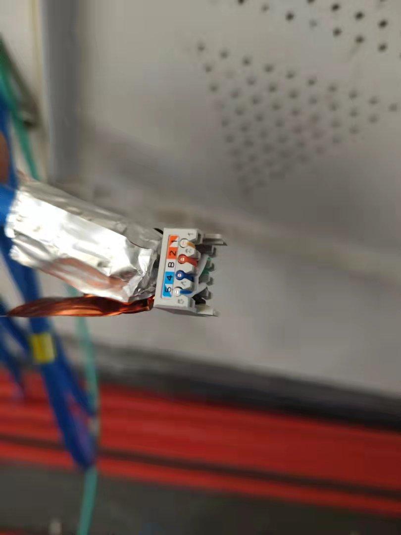 家里网线是怎么走线的,网线怎么实现信号传输