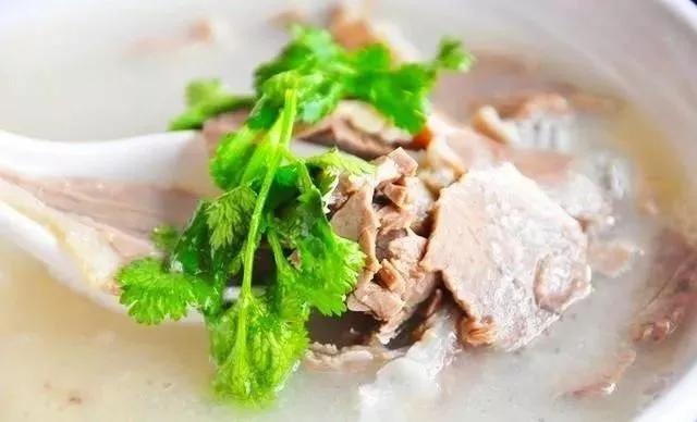 对于淄博烧烤出圈的看法,淄博烧烤现象的启示