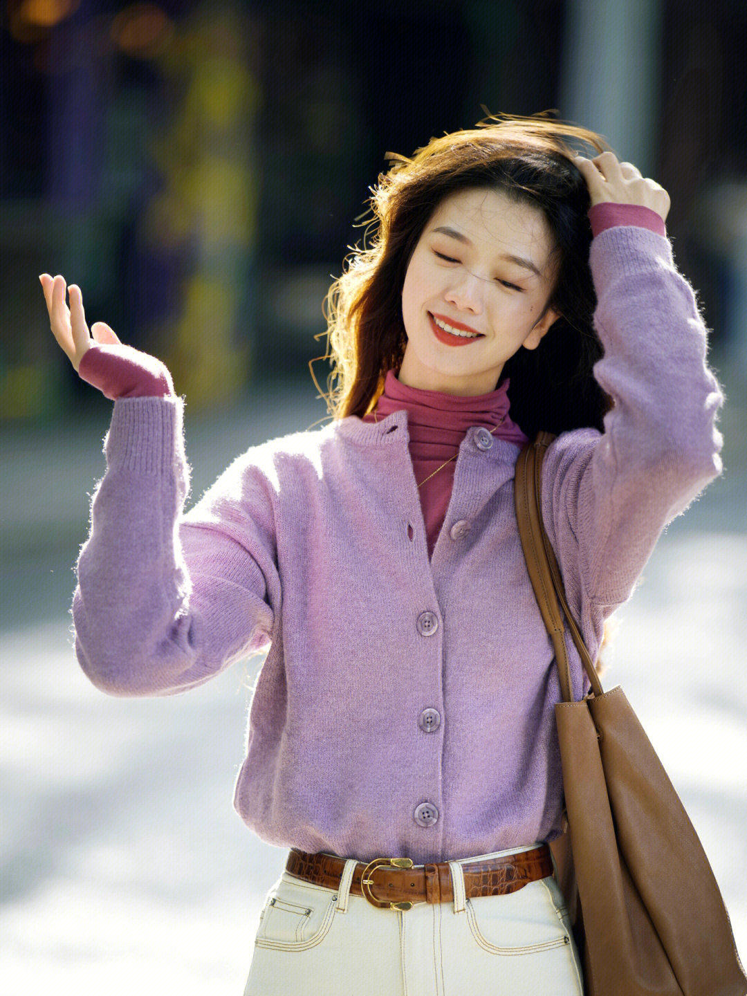 针织衫显瘦配半身裙气质优雅,职场女士针织衫搭配高腰半身裙