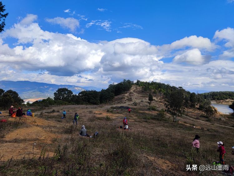 逛天坑、探叮呤当啷洞，去昆明安宁徒步，总有很多惊喜