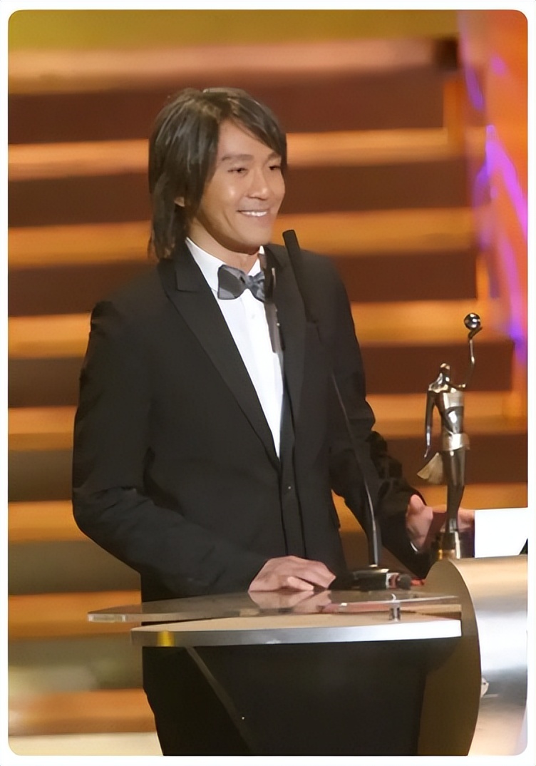 只手遮天向华强：为刘德华撑腰跟周星驰反目，娶走陈岚风生水起