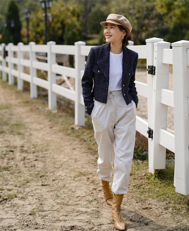 米色阔腿长裤的秋冬最佳搭配,秋季好看又显瘦裤子穿搭