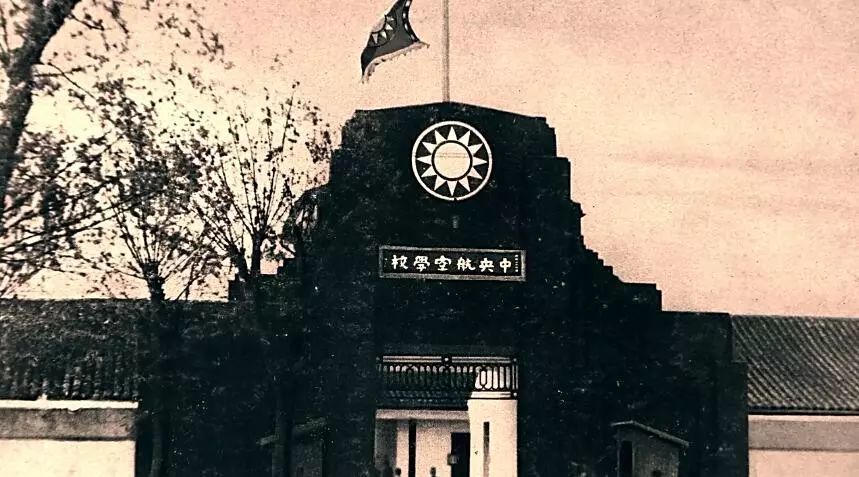 三个月打光国军精锐部队，70万国军难敌30万日寇，真相究竟为何？