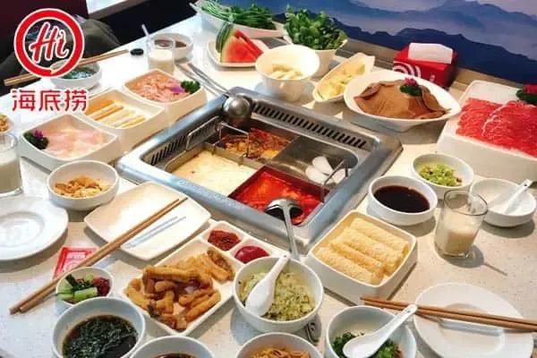 海底捞火锅火遍全球各地，成功靠两个字服务