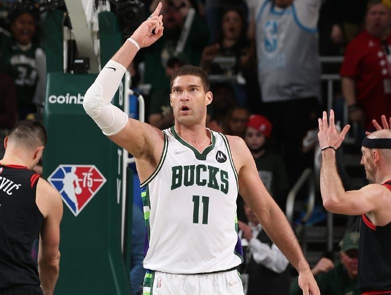 美媒列现役各队大前锋排名,美媒评现役十大中锋