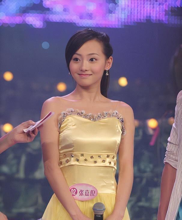 结婚8年生两子却未办婚礼，起底张嘉倪与买超的“婚变始末”