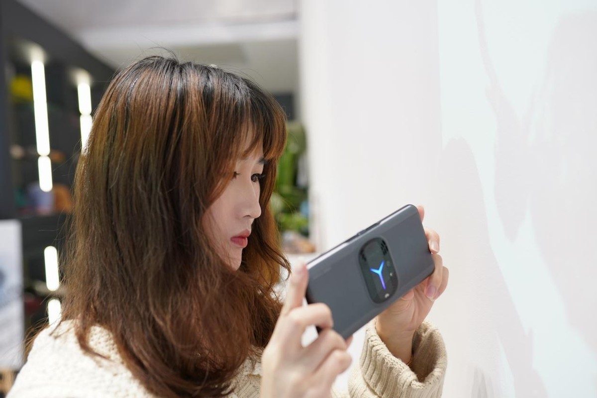 联想拯救者y90打游戏断触,联想拯救者y90重度续航测试