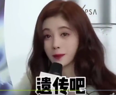 连屁股都是假的？假肩、假发、假腹肌，这些明星身上还有啥是真的