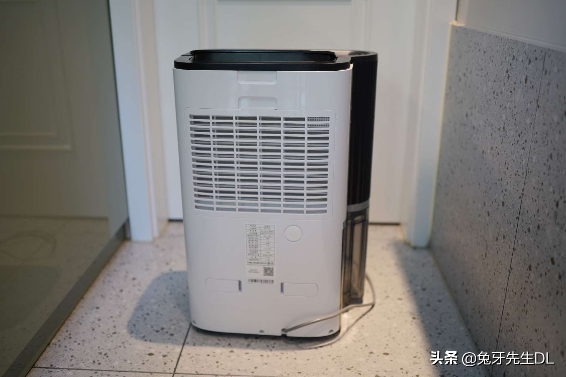 德业除湿机t22a3和n20a3哪个好,德业t22a3和美的CF30BD哪个好