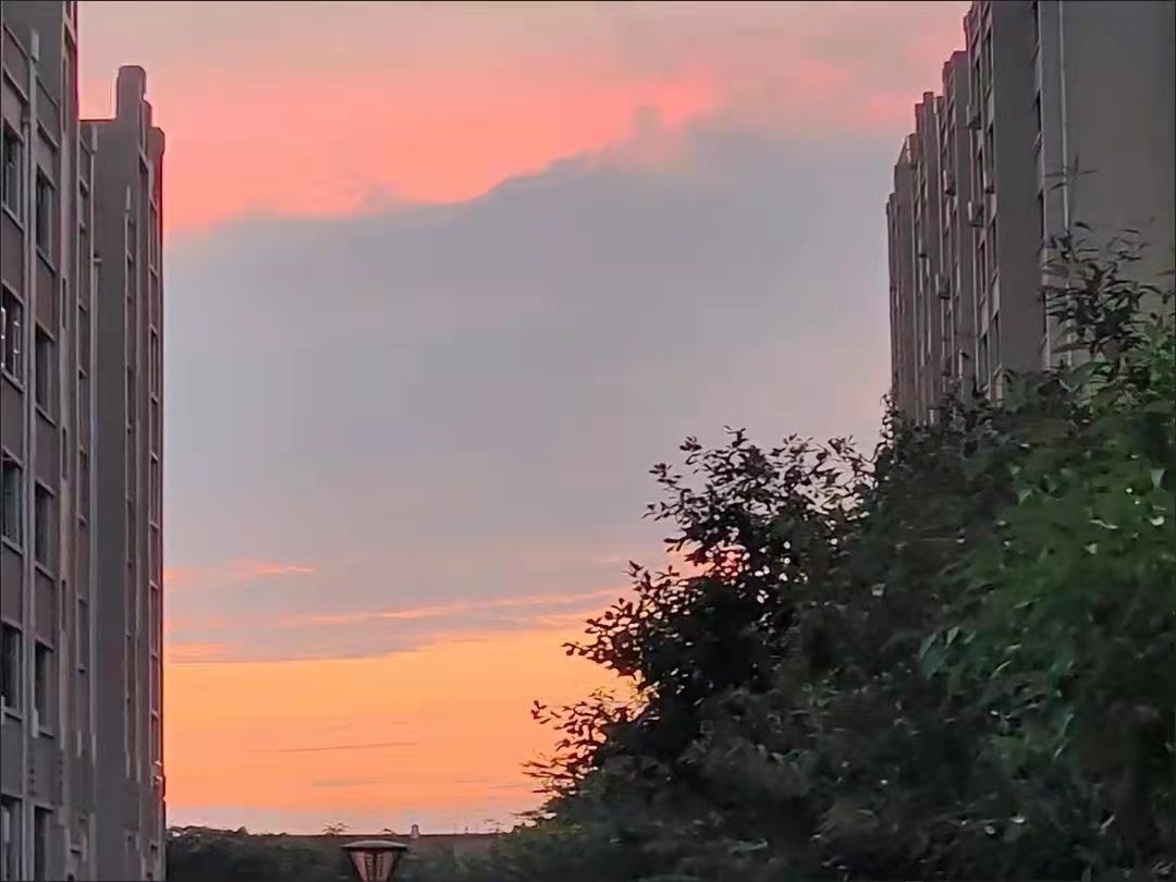 无法隐藏爱意的高级文案,浪漫且高级的爱意文案带名