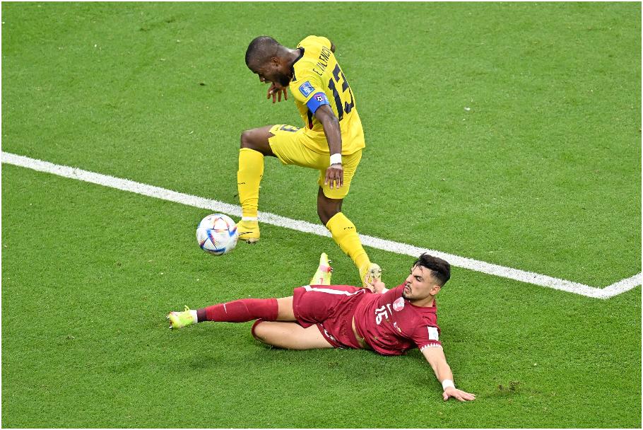 糟糕的首秀：东道主的“功夫足球”和门将的“武术动作”