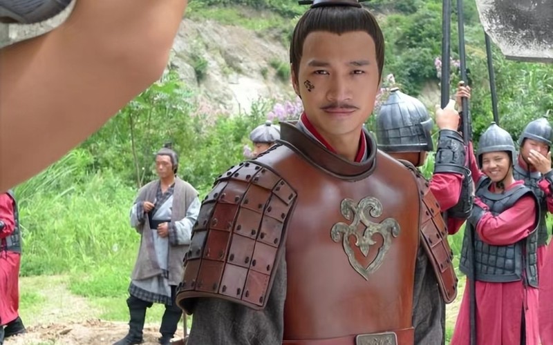 历史上皇帝请大臣吃饭,皇帝让大臣吃饭却不给筷子