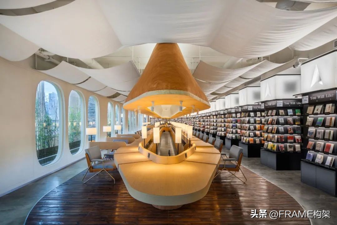 中国的网红书店,网红书店是颜值重要还是内涵重要